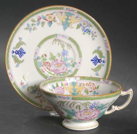 B796 (Smooth) Footed Cup & Saucer Set