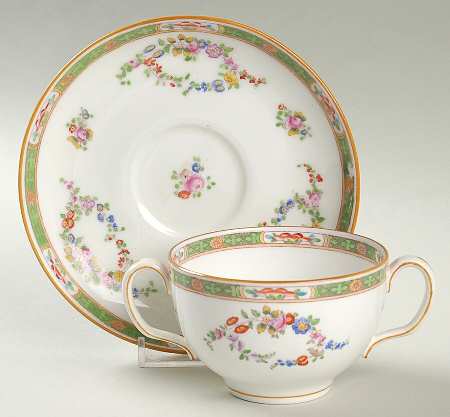B801 Footed Bouillon Cup & Saucer