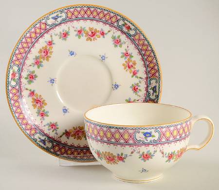 B819 Breakfast Cup & Saucer Set