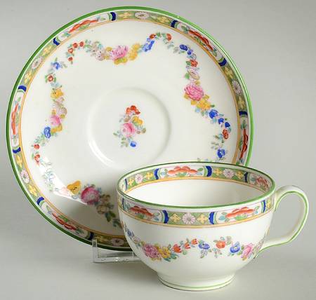 B824 Footed Cup & Saucer Set