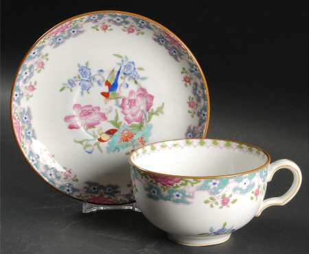 B865 Oversized Cup & Saucer Set