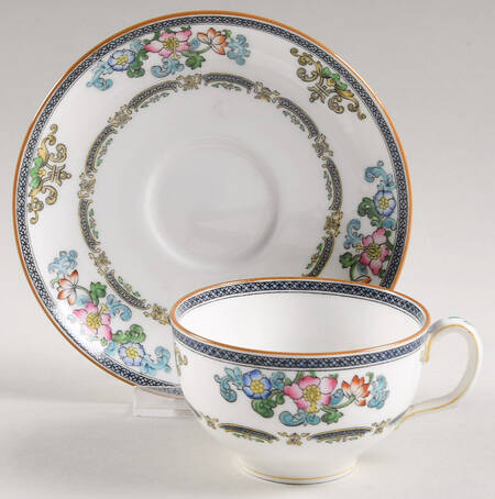 B898 (Smooth Edge) Flat Cup & Saucer Set