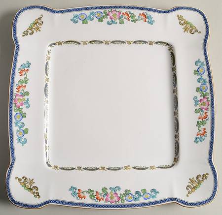 B898 (Smooth Edge) 12" Square Cake Plate