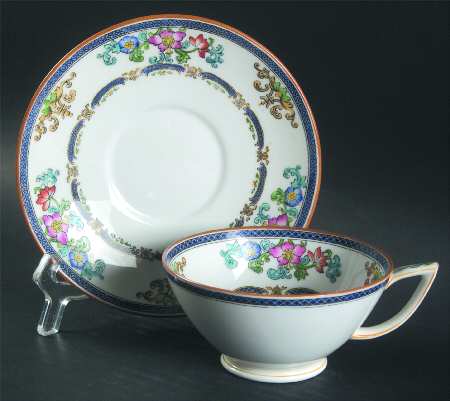 B898 (Smooth Edge) Footed Cup & Saucer Set