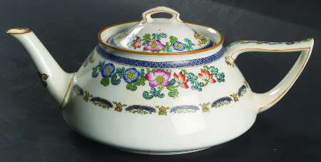 B898 (Smooth Edge) Teapot & Lid