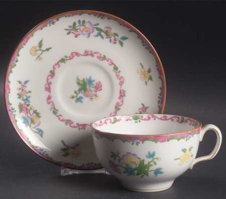 B925 Oversized Cup & Saucer Set