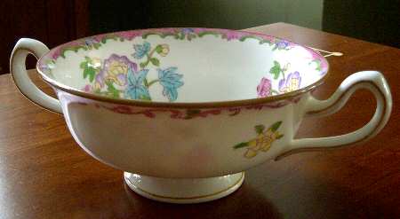 B925 Footed Cream Soup Bowl