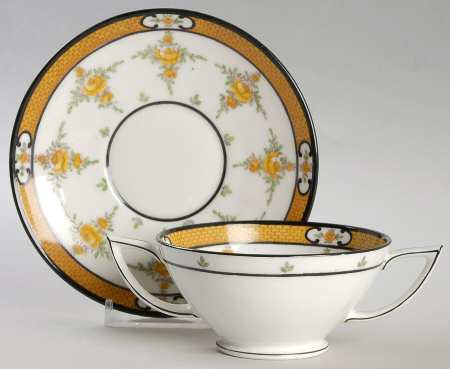 B930 Footed Bouillon Cup & Saucer