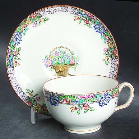 B958 Flat Cup & Saucer Set