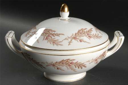 Bedford Round Covered Vegetable