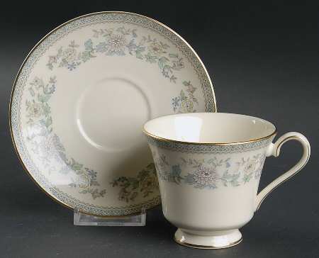 Bordeaux Footed Cup & Saucer Set