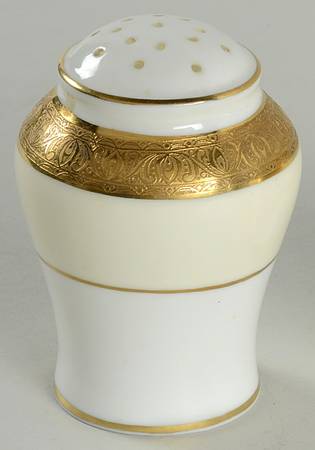 Buckingham Pepper Shaker