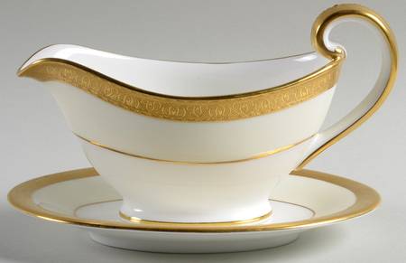 Buckingham Gravy Boat & Underplate