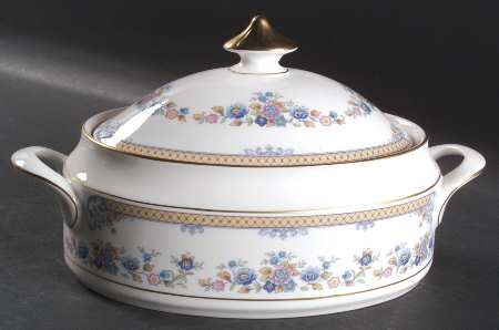 Byron (Blue Flowers) Oval Covered Vegetable