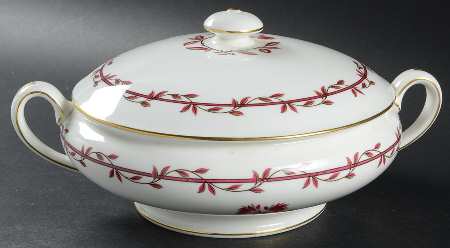 Carmine Round Covered Vegetable