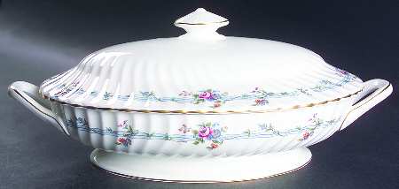Chartwell Oval Covered Vegetable