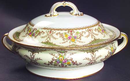 Chatham Green Ivory Round Covered Vegetable