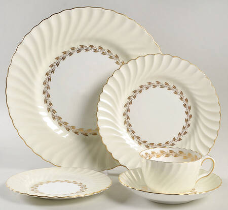 Cheviot Gold 40 Piece Estate Set