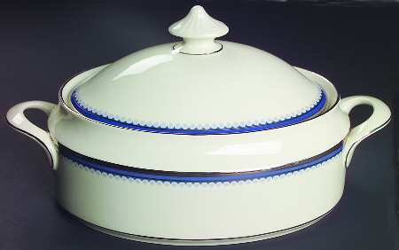 Clifton (Platinum Trim) Oval Covered Vegetable