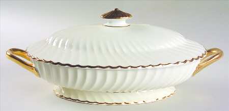 Clifton (Gold Trim) Oval Covered Vegetable