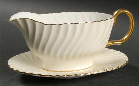 Clifton (Gold Trim) Gravy Boat with Attached Underplate