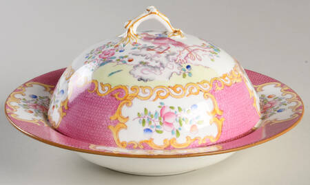 Cockatrice Pink (Smooth, Wreath Backstamp) Muffin Dish & Lid