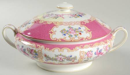 Cockatrice Pink (Smooth, Wreath Backstamp) Round Covered Vegetable
