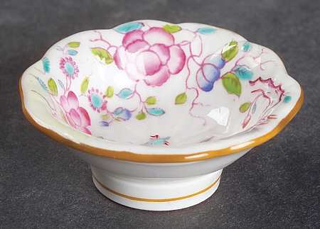 Cockatrice Pink (Smooth, Wreath Backstamp) Individual Nut Dish