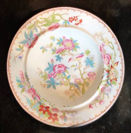 Cuckoo (Smooth, White, Wreath Bkstp) Muffin Dish No Lid