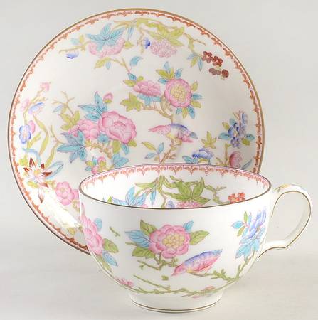 Cuckoo (Smooth, White, Wreath Bkstp) Oversized Cup & Saucer Set