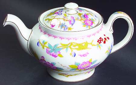 Cuckoo (Smooth, White, Wreath Bkstp) Teapot & Lid