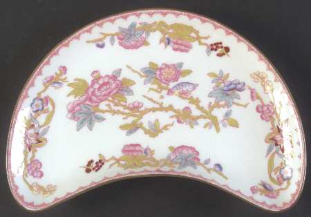 Cuckoo (Smooth, White, Wreath Bkstp) Crescent Salad Plate