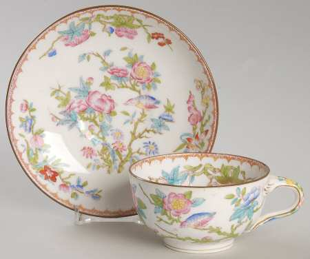 Cuckoo (Smooth, White, Wreath Bkstp) Flat Cup & Saucer Set