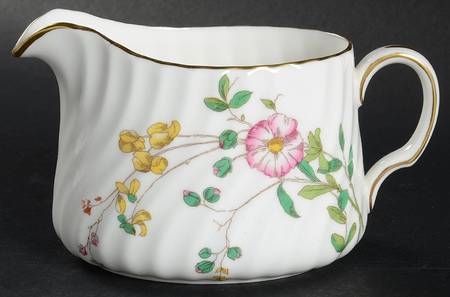 Dainty Sprays Creamer