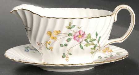Dainty Sprays Gravy Boat & Underplate