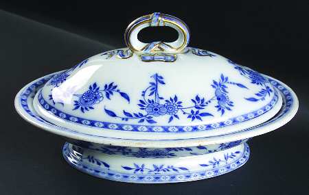 Delft Blue (Gold Trim) Oval Covered Vegetable