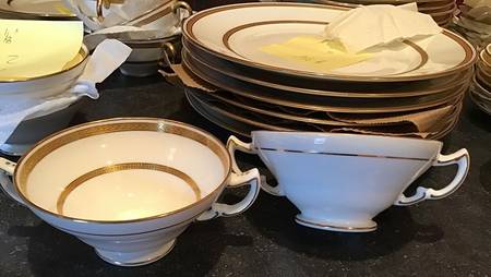 G8338 Footed Cream Soup Bowl
