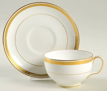 G9816 Footed Cup & Saucer Set