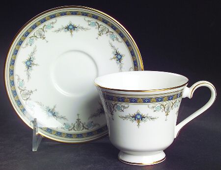 Gladstone Footed Cup & Saucer Set