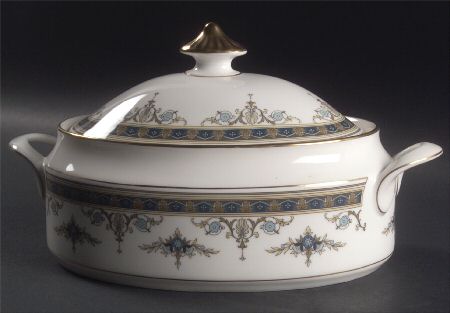 Gladstone Oval Covered Vegetable