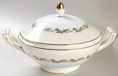 Gold Laurentian Round Covered Vegetable