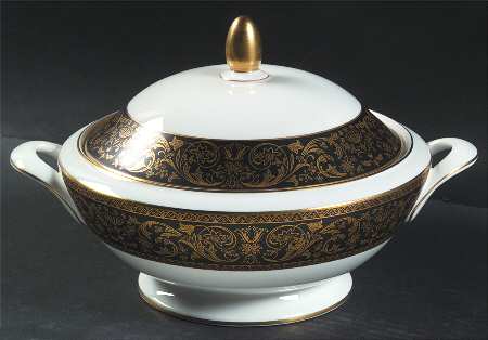 Grandee Round Covered Vegetable