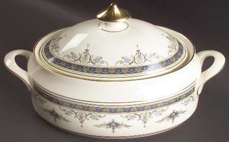 Grasmere Blue Oval Covered Vegetable