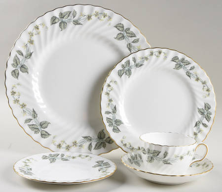Greenwich 40 Piece Estate Set