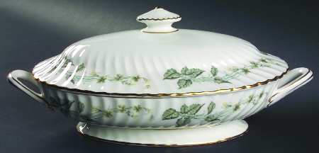 Greenwich Oval Covered Vegetable