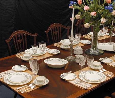 Greenwich 45 Piece Estate Set