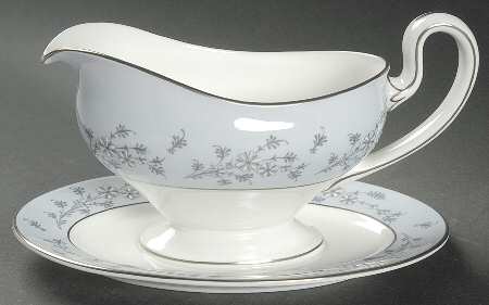 Grey Mist Gravy Boat with Attached Underplate