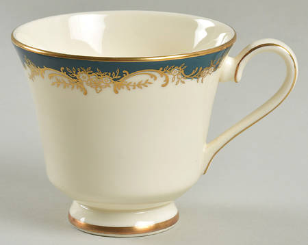 Grosvenor Footed Cup
