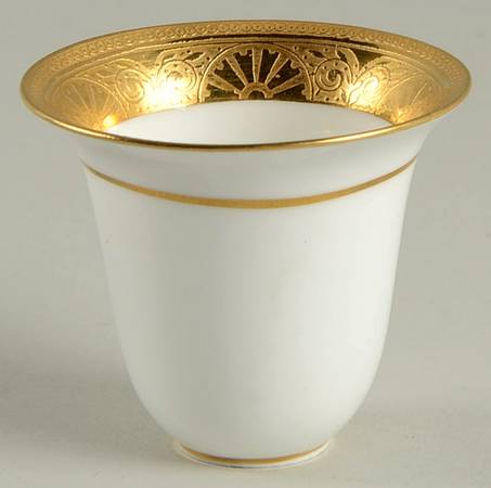 H1032 Gold Encrusted Bell Shape Demitasse Liner