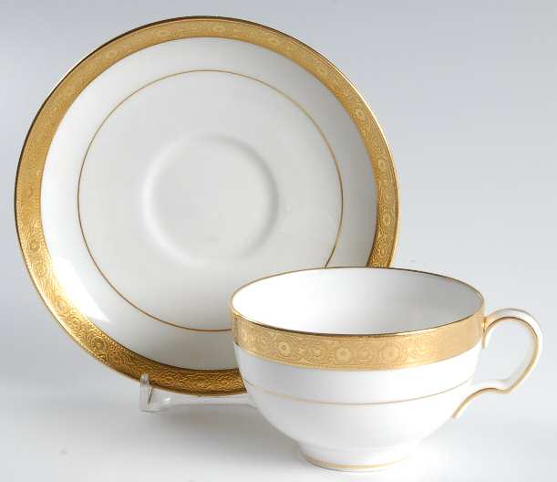 H1325 Flat Cup & Saucer Set